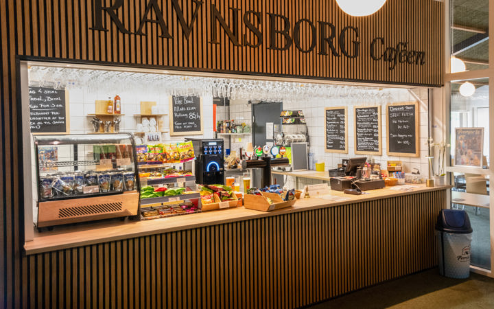 Caféen åbner igen Caféen åbner igen